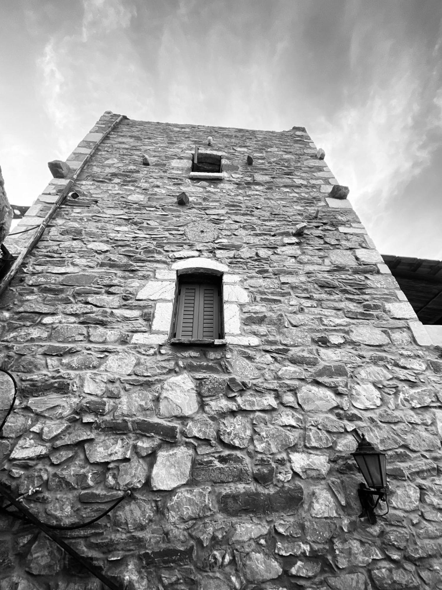 Castle Rizaraki Hotell Kokkala Exteriör bild