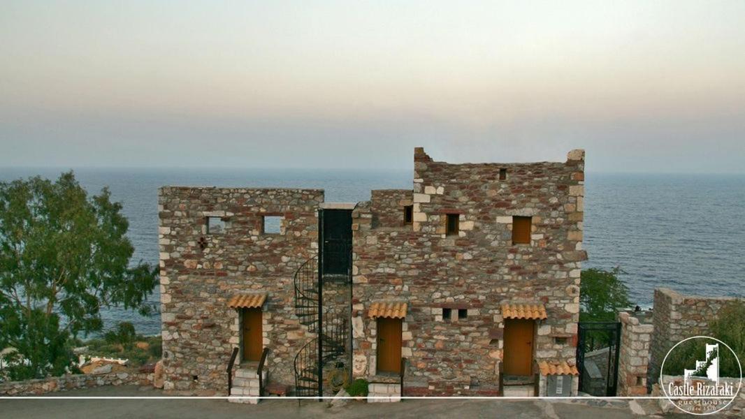 Castle Rizaraki Hotell Kokkala Exteriör bild